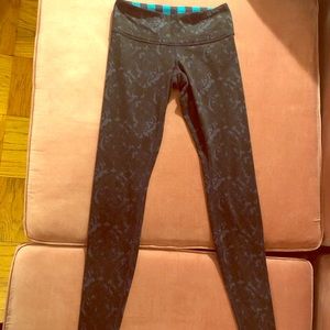 Lululemon reversible leggings
